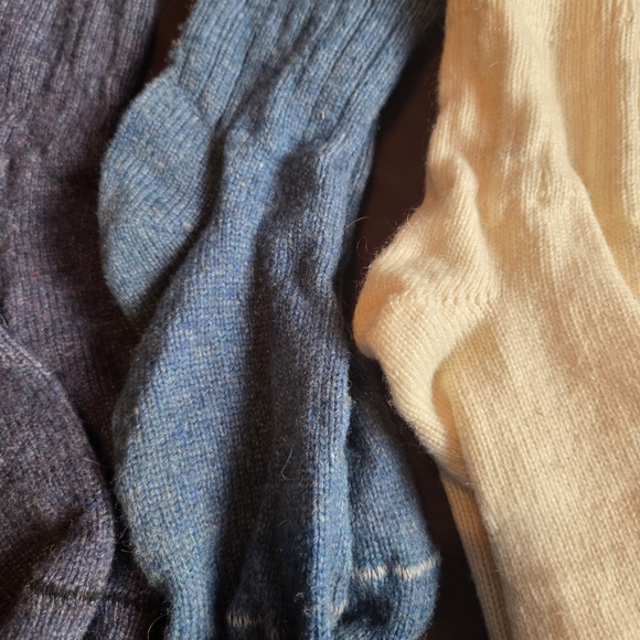 Cozy Women's Knit Socks - Black, Blue, Cream - Picture 5 of 7